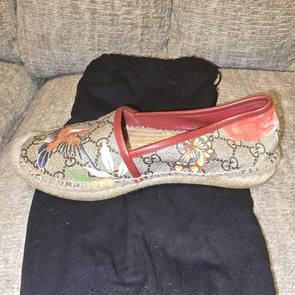 Gucci Kids Shoes with Red and Green Accents